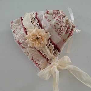 Newborn baby girl bonnet for photography